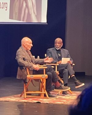 Megan Le Instagram - Pinch me! I got to sit and listen to the great @sirpatstew speak, laugh, and serenade us all with his soothing voice, wit and big heart. Moderated by his long time pal, and every reader’s favorite, @levar.burton, watching these two kick it was such a treat! For a very long time Sir Patrick Stewart has been an icon for me; a permanent fixture in my mind when I consider the powerful impact of storytelling and imagination. I cannot wait to read his memoir and discover more about this man’s incredible life.
.
.
. @livetalksla 
#makingitso #sirpatrickstewart #memoir #startrek #startrektng #startrekpicard #jeanlucpicard #levarburton #awinterstale #professorxavier #shakespeare #makeitso #trekkie #scifi