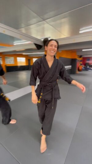 Megan Le Instagram - One of those awkward moments when you’re not certain how much reaction to give your partner while he’s making up punching defenses on you. 🤷🏻‍♀️🤕 
With @stuntpete 
Thanks @davidsmoon for providing this gorgeous dojang @moorimgoong 
.
#training #practicemakesprogress #trainingpartner #tkd #taekwondo #martialarts #martialartist #partner #drills #artist #actress #actionactor #fight #fighter #action