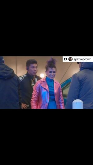 Megan Le Instagram - You probably already guessed, but there were a LOT of stunts on this movie! This stunt team was incredible. Lead by the one and only @jermskillz who is just a master of movement, imaginative storyteller and great leader. And 🙏🏽 to the legendary @actioneddie on all things safety. 

@jasonstatham is such an icon doing his own stunts in this long takes and really getting to have a character with so much heart in this one. 
See it on the biggest screen possible now!

#thebeekeeper #stunts #stuntteam #stuntprofessional #stuntcoordinator #actionactor #jasonstatham #davidayer #action #film #filmmaking #actionfilm #actiondesign #fights