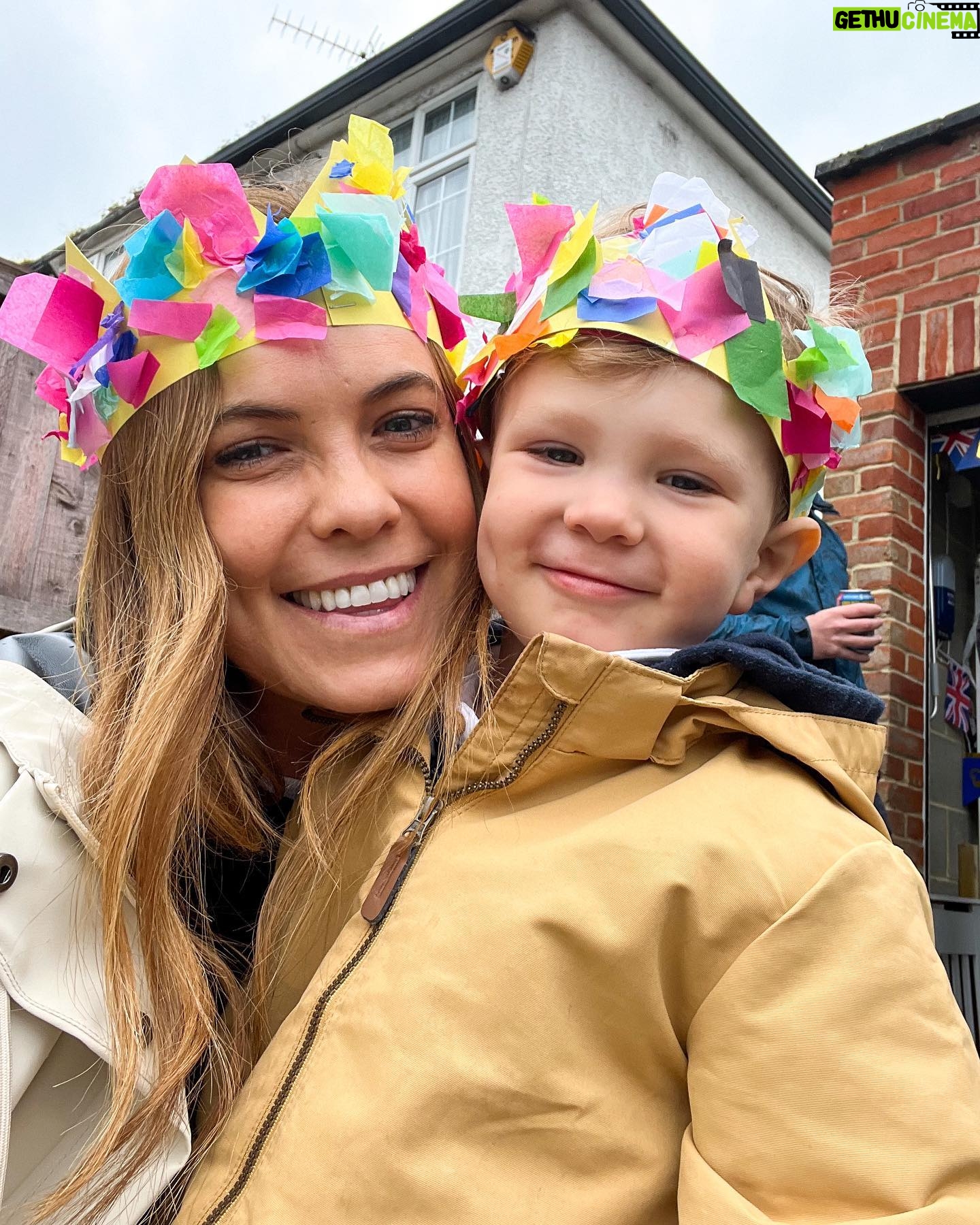 Megan Taylor - 3 Likes - 👑 CORONATION DAY 👑
We had a lovely coronation day 👑 Starting with watching the coronation with Liam, Albie and Coco 💕
1. Crowns made at a street party.
2. Selfies in a fire engine 🚒.
3. Picnic spread at mum and dads house whilst the rain was pouring ☔️.
4. My cake inspired by a @lakelanduk air fryer recipe!! 🇬🇧
•
•
•
#coronationday #streetparty #streetparties #mumandson #airfryerrecipe #airfryercake #lakeland #crowns #homemadecrowns