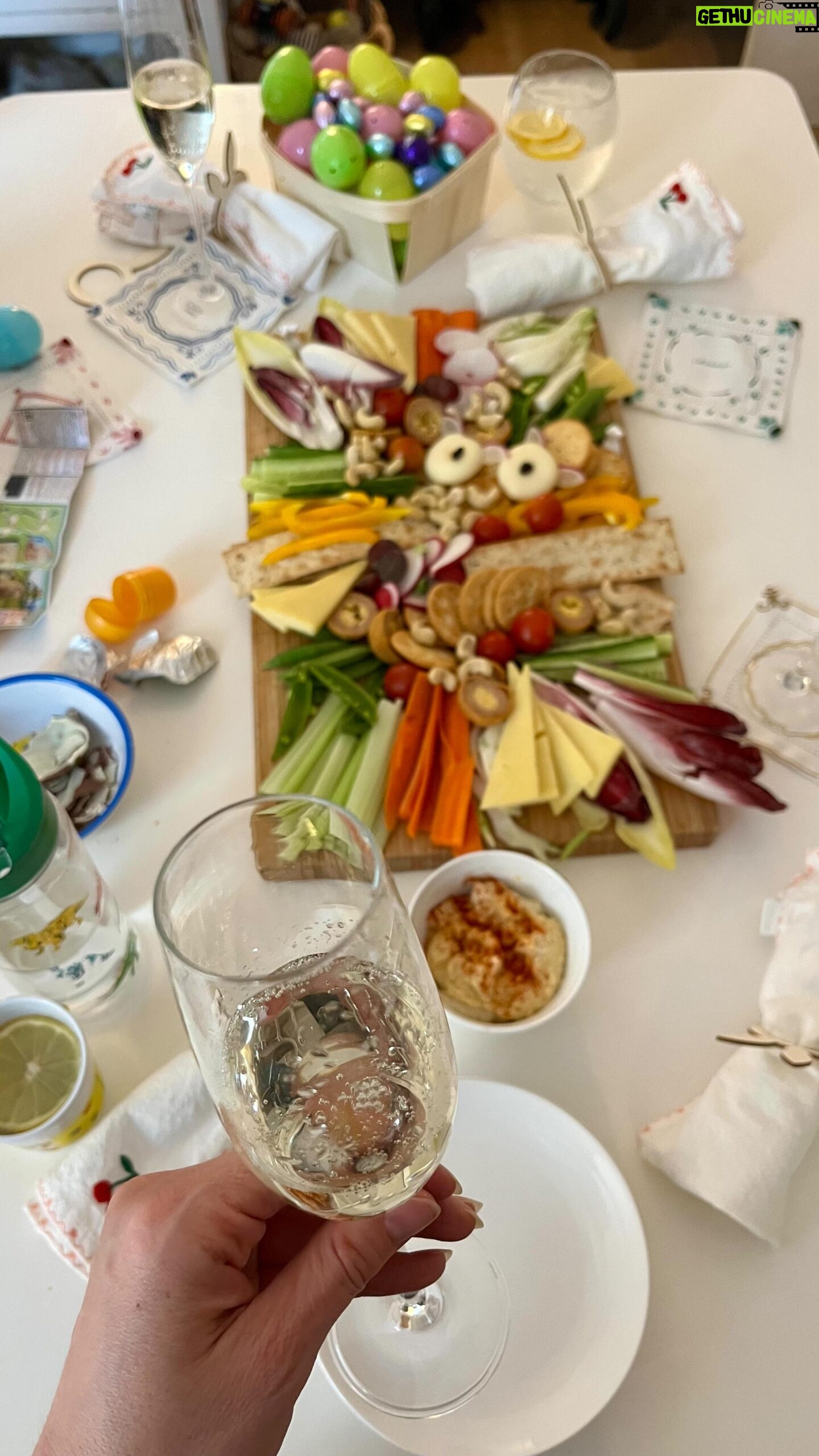 Megan Taylor - 3 Likes - Good Friday with my brother and sister in law. Prosecco, food, Easter egg hunt and a whole lot of chocolate 🍫 🥚
Bought tons of hot cross buns but forgot to get them out 🤦♀️
Hope you’re having a lovely start of the Easter weekend 🥰 🐣
•
•
•
#easterweekend #whataspread #foodyumminess #whatweatetoday #cheerstothefreakinweekend