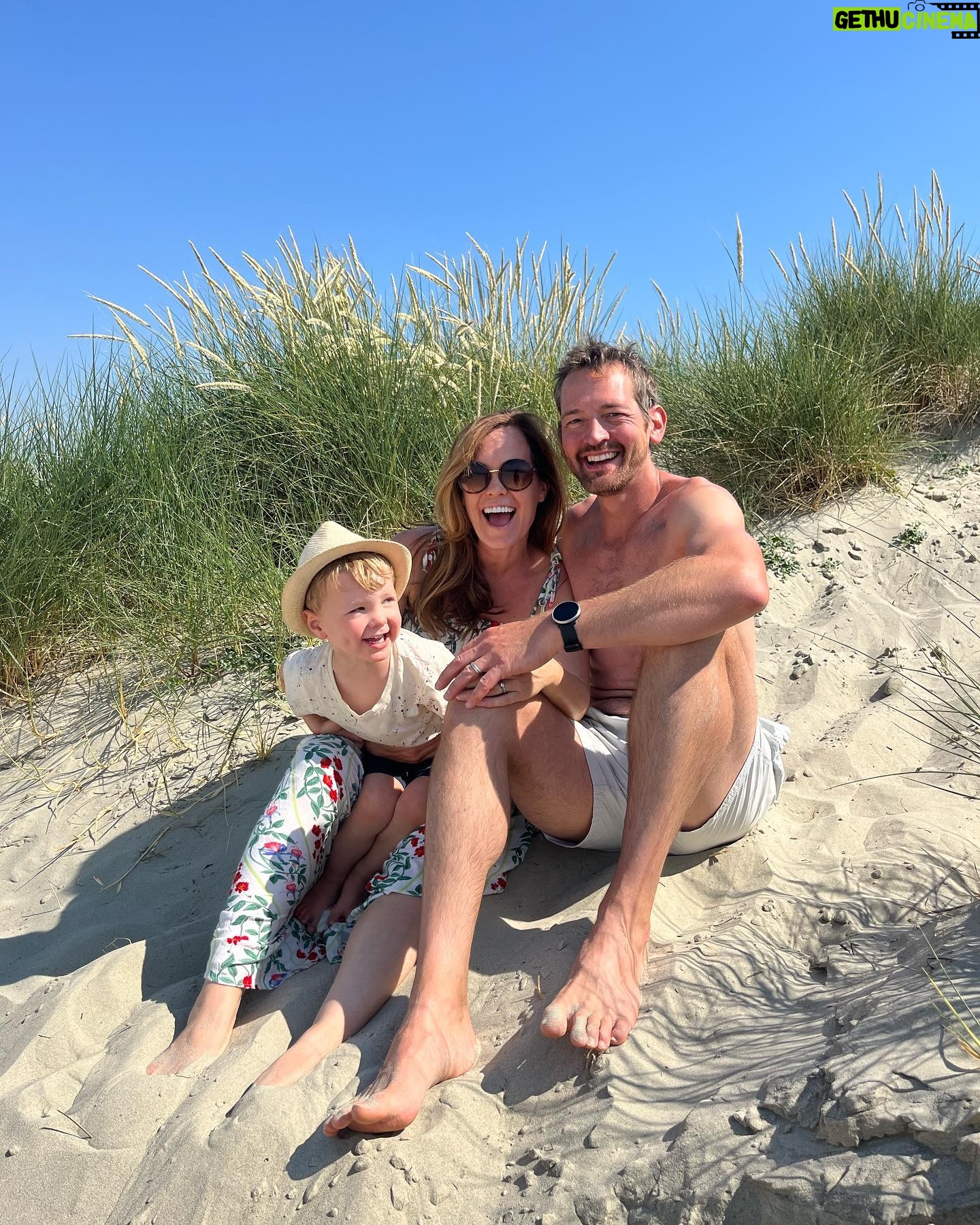 Megan Taylor - 3 Likes - HAPPY 3rd BIRTHDAY 🎈
Such a dreamy day. Being on the hot beach with family and friends felt like an actual holiday ☀️
Lovely memories made 🥰
•
•
•
#beachday #familyandfriends #westwittering #witterings