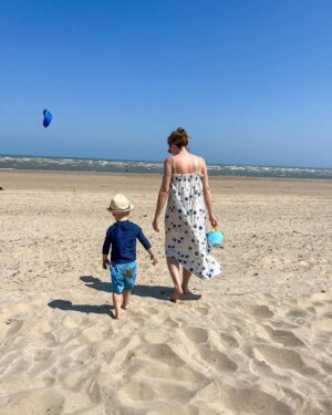 Megan Taylor Instagram - Memories made 🏖️ 💕 
•
•
•
#beachtime #familytime #letsgoback #romney #romneykent #greatstonebeach #soundofthebeach