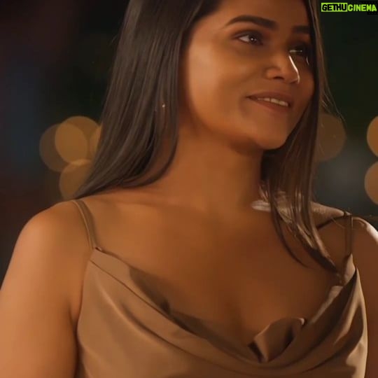 Megha Mathur - 562 Likes - लड़की मैं भी बहुत सख़्त हूं
लेकिन @zakir_khan_sayari के अंदाज़ पर
मैं पिघल गई 🤭
video credits: @tera.bhai.single
Dillogical streaming on Amazon Mini TV.
#dillogical #amazonminitv #vanidillogical