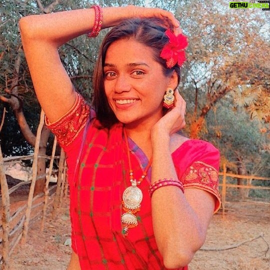 Megha Mathur - 160 Likes - Here it is! Nearly escaped a wardrobe malfunctioning towards the end 😆
.
.
.
.
.
.
.
#trendingreels #reelitfeelit #reelkarofeelkaro #dumkadiaries #santhalidress #panchhilungi #traditionalattire #indianactress #meghamathuractor