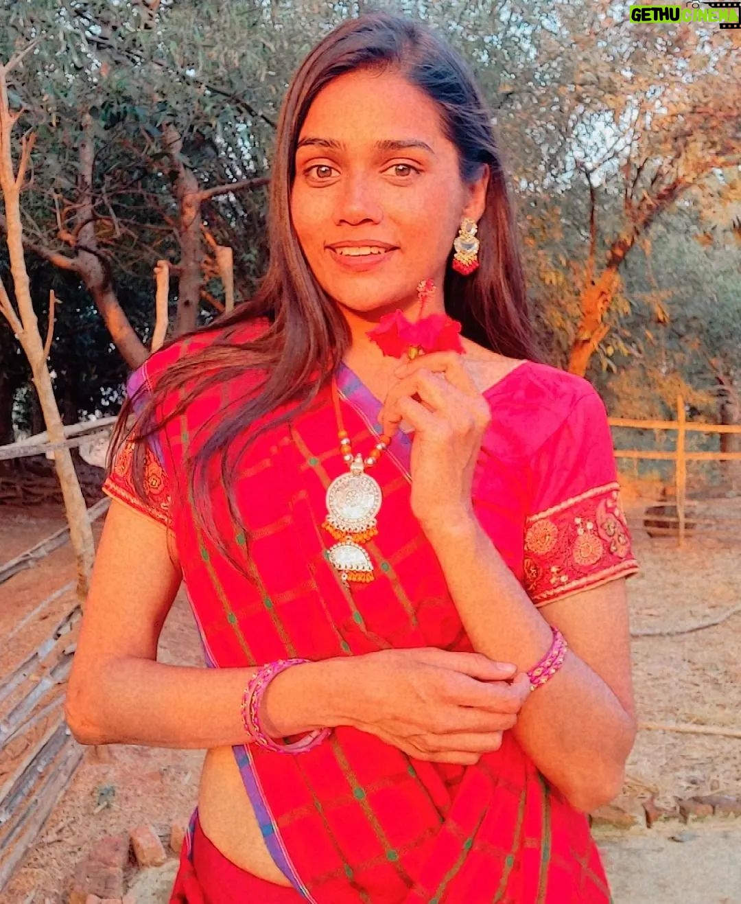 Megha Mathur - 198 Likes - संथाली पंछी और लूंगी (traditional tribal attire) पहन कर कुछ बनाया है जो जल्द ही share किया जाएगा.. ☺️
फिलहाल उस पहनावे की एक झलक ❤️
.
.
.
.
.
.
.
.
#santhalidress #panchhi #panchhilungi #dumkadiaries #photooftheday #pictureoftheday