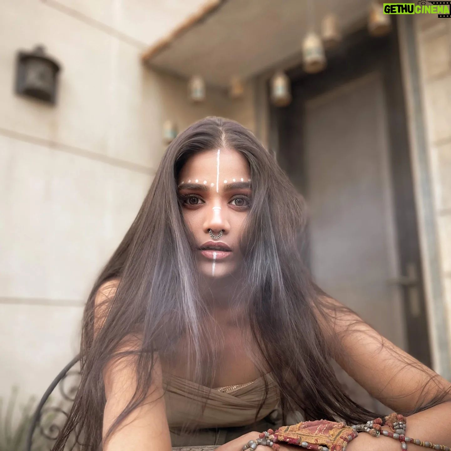 Megha Mathur - 264 Likes - “She said all energy is only borrowed, and one day you have to give it back.”
Making the best out of the collaboration with @makeupbyfaiqa_ and her officer husband with impeccable eye for shots. ❤️
Thank you guys for helping me actualise this theme.
.
.
.
.
.
.
Which one's your favorite?
.
.
.
.
.
#meghamathuractor #model #collaboration