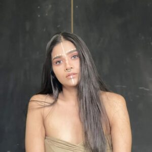 Megha Mathur Instagram - “She said all energy is only borrowed, and one day you have to give it back.”
Making the best out of the collaboration with @makeupbyfaiqa_ and her officer husband with impeccable eye for shots. ❤️
Thank you guys for helping me actualise this theme. 
.
.
.
.
.
.
Which one's your favorite?
.
.
.
.
.
#meghamathuractor #model #collaboration