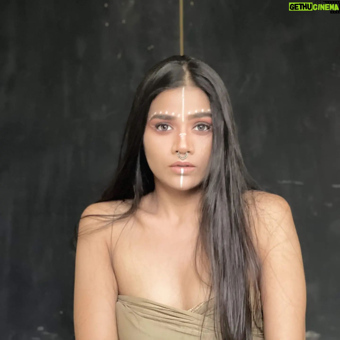 Megha Mathur - 264 Likes - “She said all energy is only borrowed, and one day you have to give it back.”
Making the best out of the collaboration with @makeupbyfaiqa_ and her officer husband with impeccable eye for shots. ❤️
Thank you guys for helping me actualise this theme.
.
.
.
.
.
.
Which one's your favorite?
.
.
.
.
.
#meghamathuractor #model #collaboration