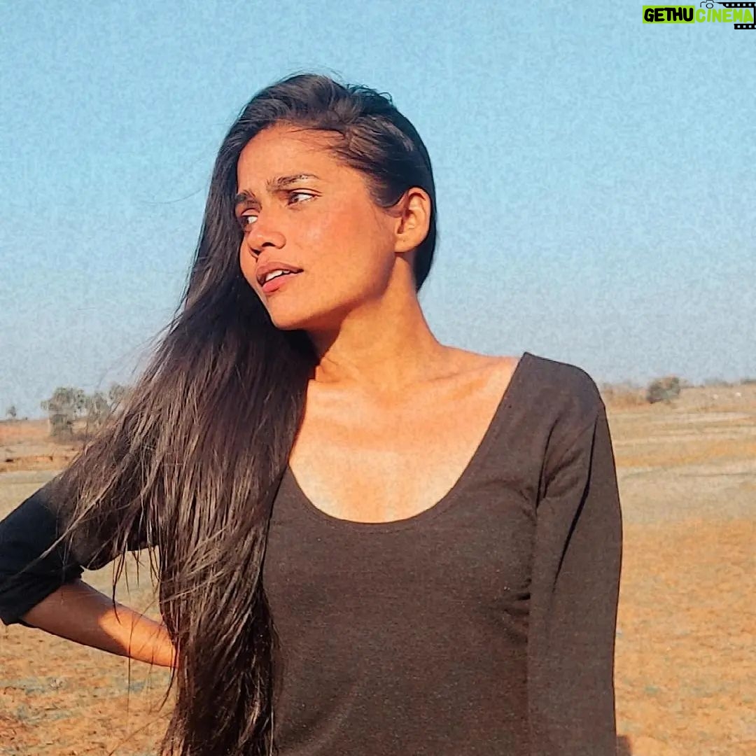 Megha Mathur - 156 Likes - Let's make something productive out of the sunny winters.
.
.
.
.
.
.
#pictureoftheday #photooftheday #picture #photoshoot #dumkadiaries #belkuppivillage #jharkhand #actorslife #tagblender #intothewild #travelphotography