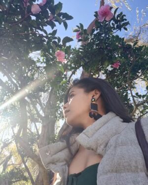 Megha Mathur Instagram - Let's say these will be fondly remembered as a subtle exemplification of Yin-Yang philosophy at the Chinese Garden of Friendship. 

As they say Yin-Yang is all about understanding one thing in relation to another, no?

Quintessential framing and clicking of the first picture done by @nakedindianfakir

#sydney #chinesegardenoffriendship #sff #sff2023