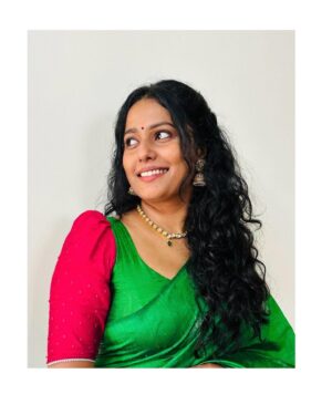 Megha Thomas Instagram - Beautiful drape, brighter smile. ✨🌸

@arathi_gopal taanku for making me more beautiful. Umma ❤️❤️

#saree #sareelover #happy #drape