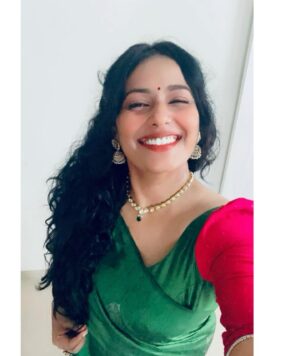 Megha Thomas Instagram - Beautiful drape, brighter smile. ✨🌸

@arathi_gopal taanku for making me more beautiful. Umma ❤️❤️

#saree #sareelover #happy #drape