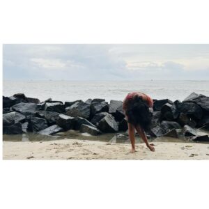 Megha Thomas Instagram - No fair
You really know how to make me cry
When you gimme those ocean eyes
I’m scared
I’ve never fallen from quite this high
Fallin’ into your ocean eyes
Those ocean eyes

📸: @sumeshsj (ambaan) clicked 
#eyes #theeyeschicotheyneverlie #ocean #light #free #breeze #fly #high
