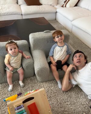 Meghan Trainor Instagram - MY SWEET BARRY BOY IS ONE!!! WHAT IS HAPPENING!? 😭🧸 I blinked but also it feels like I’ve known you my whole life. We all love you so much! Thanks for all the beautiful smiles and sweet hugs and kisses💝 you are a gift🥹 @darylsabara