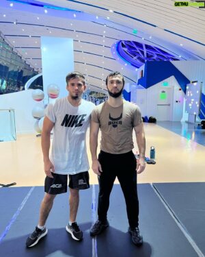 Mehdi Baydulaev Instagram - Лучшая часть нашей жизни состоит из Друзей🤝