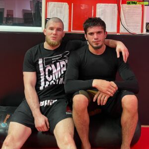 Mehdi Baydulaev Instagram - «Для успешного завершения задуманного дела, скрывайте это дело, ибо, поистине, у каждого обладателя блага есть (свой) завистник»
@raisov_yusuf