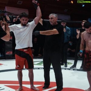 Mehdi Baydulaev Instagram - Нужно пройти через худшее, чтобы прийти к лучшему ✊🏻