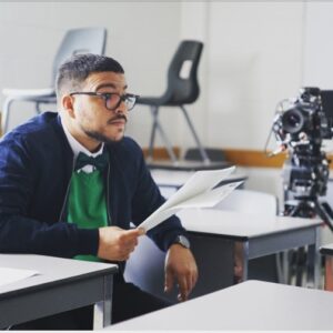 Mehdi Bousaidan Instagram - Aller à l'école pendant 15 ans pour finalement jouer un étudiant.

#ironie 
Crédits: @jackulah