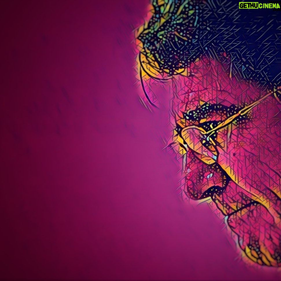Mehdi Soltani - 61.2K Likes - ...و هرگز نمیرد آنکه دلش زنده شد به عشق... و مرده آن است که نامش به نکویی نبرند... و مرگ پایان کبوتر نیست...🖤🖤🖤
#استاد_شجریان