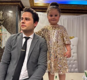 Mehmet Ali Çatal Instagram - Bu kadar buluşma yeter. Evleniyoruz.