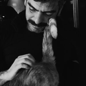 Mehmet Ali Nuroğlu Instagram - eski dostum fönye şakrıl 🐈