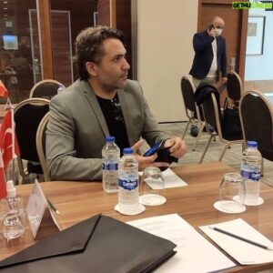 Mehmet Çetin Instagram - İspanya Devlet televizyonu RTVE ile projelerimizin satış toplantısı ve PR gösterimi. Emeği geçen herkese teşekkürler.
@rtve
@dreamlife_studios
@mehmetfilm