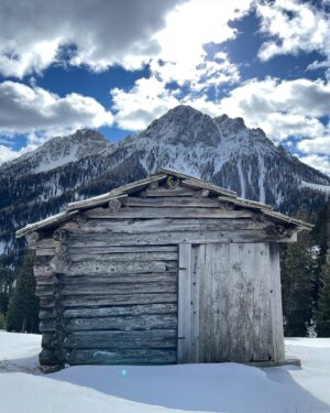 Mehmet Gürs Instagram - Dolomiti…
İtalyan Alpler sadece kayak için değil. 
Tatlı kasabalar, iyi yemek ve şarap, efsane dağcı Messner müzeleri, dağın tepesinde şahane bir fotoğrafçılık müzesi ve lokantalar.
Daha keşfedilecek çok yer var…
🏔🧀🐐🧗‍♀️
#işbirliği
@volvocartr