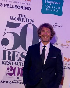 Mehmet Gürs Instagram - Teşekkürler, Thank You, Merci....
@miklarestaurant 
@theworlds50best