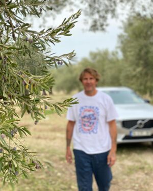 Mehmet Gürs Instagram - Ege yollarında #iyiyemek peşinde…
#ege
#iyiyemekpodcast 
#işbirliği 
@volvocartr