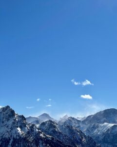 Mehmet Gürs Instagram - Dolomiti…
İtalyan Alpler sadece kayak için değil. 
Tatlı kasabalar, iyi yemek ve şarap, efsane dağcı Messner müzeleri, dağın tepesinde şahane bir fotoğrafçılık müzesi ve lokantalar.
Daha keşfedilecek çok yer var…
🏔🧀🐐🧗‍♀️
#işbirliği
@volvocartr