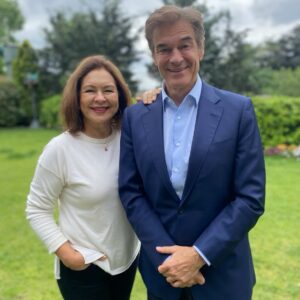Mehmet Oz Instagram - It’s always wonderful to see my cousins when visiting Turkey — this is Gul, whose name in English means “Rose,” which perfectly describes her personality! Gul just launched @snapmuseio, which is a fantastic fundraising platform for musicians and more. Check it out!