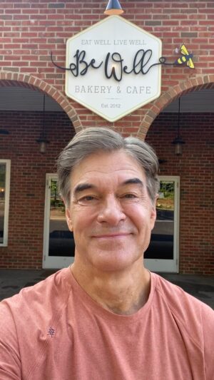 Mehmet Oz Instagram - There’s a lot to say about coffee… ☕️ How do you take your coffee, and where’s your favorite spot? I take a dollop of half & half, no sugar. Best spot for me is wherever @lisaoz is pouring — she adds the love!