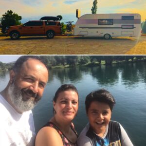 Mehmet Özgür Instagram - Alttaki müthiş üçlü,üstteki müthiş ikili ile 30 günde 12 ülke’yi dolaşıp 7500 km yaparak Avrupa turunu tamamladı,bu zorlu yolculuğa bizi hazırlayan ve yolculuk boyunca mobil destek ile zora düştüğümüz an imdadımıza yetişen @adria.turkiye  @adriaturkiye ailesinin tüm fertlerine ( Hüseyin, Serap ve Koray Gencer’e , Nezih Genç’e, Alp ve Hamide Mındız’a ve tek kişilik dev ordu Murat kardeşime) ve Antalya oto koç ford ailesine, bu macera dolu serüveni yaşamamıza olan tüm destekleri için sonsuz teşekkürler... @adria.turkiye @adriaturkiye @otokocofficial @birmotantalya #adria573pt #ford #ranger #wildtrak #3.2 #çokgezençokbilir #freedom #family #özgür #ailesi #ile #macera #devam #edecek @sfnzozgur 💪🏼💪🏼💪🏼👊🏼👊🏼👊🏼tabi ki max i de unutmamak lazım😍😍😍