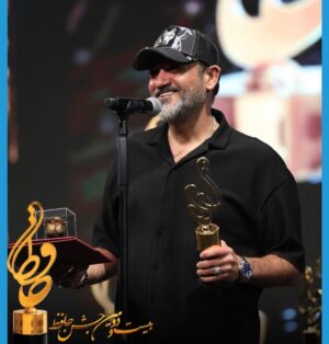 Mehran Ghafourian Instagram - .
ممنونم از هیات داوران 
#جشن_حافظ