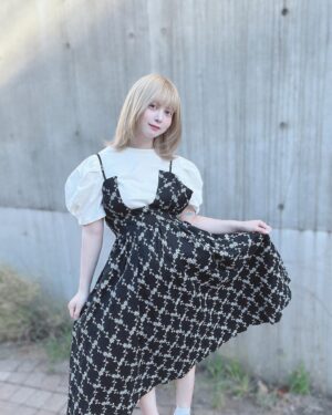 Mei Hashima Instagram - 一緒にお散歩する？‪✻*˸ꕤ*˸*⋆。

 #私服 #ワンピース  #韓国  #韓国ファッション  #ファッション #ヘアスタイル #ハイトーン #セミロング #ホワイト #ホワイトカラー #ヒニヒニ  #heenieheenie  #idol #自撮り