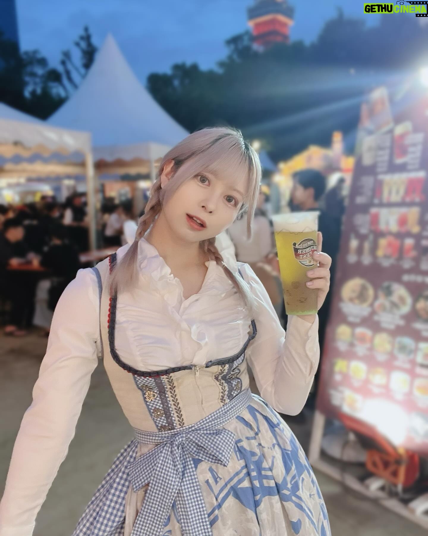 Mei Hashima - 1.1K Likes - ドイツが主役のオクトーバーフェスト今年も来た🇩🇪🍺🏰
1枚目は泡ペロです
ドイツ衣装着させてもらったよ〜かわいい?
#オクトーバーフェスト #オクフェスラブ #octoberfest #ドイツ #ビール #beer #芝公園 #🇩🇪
