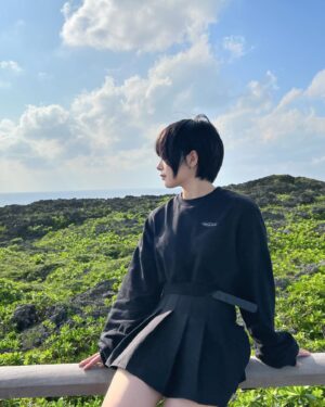 Mei Hashima Instagram - 寒いの苦手

また宮古島とか沖縄行きたい…🌺🌴

 #沖縄 #宮古島 #旅行 #ショートカット #黒髪