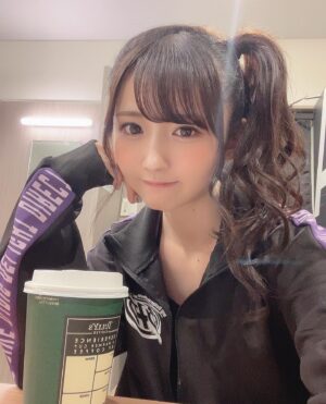 Mei Okada Instagram - .
.
楽屋オフショット ☽︎ 

(寒い日だったのでココアラテのんでます)
(最近 自撮り多めなので他撮りもふやしますね …( *ˊᵕˋ)全身とかも…*ﾟ)