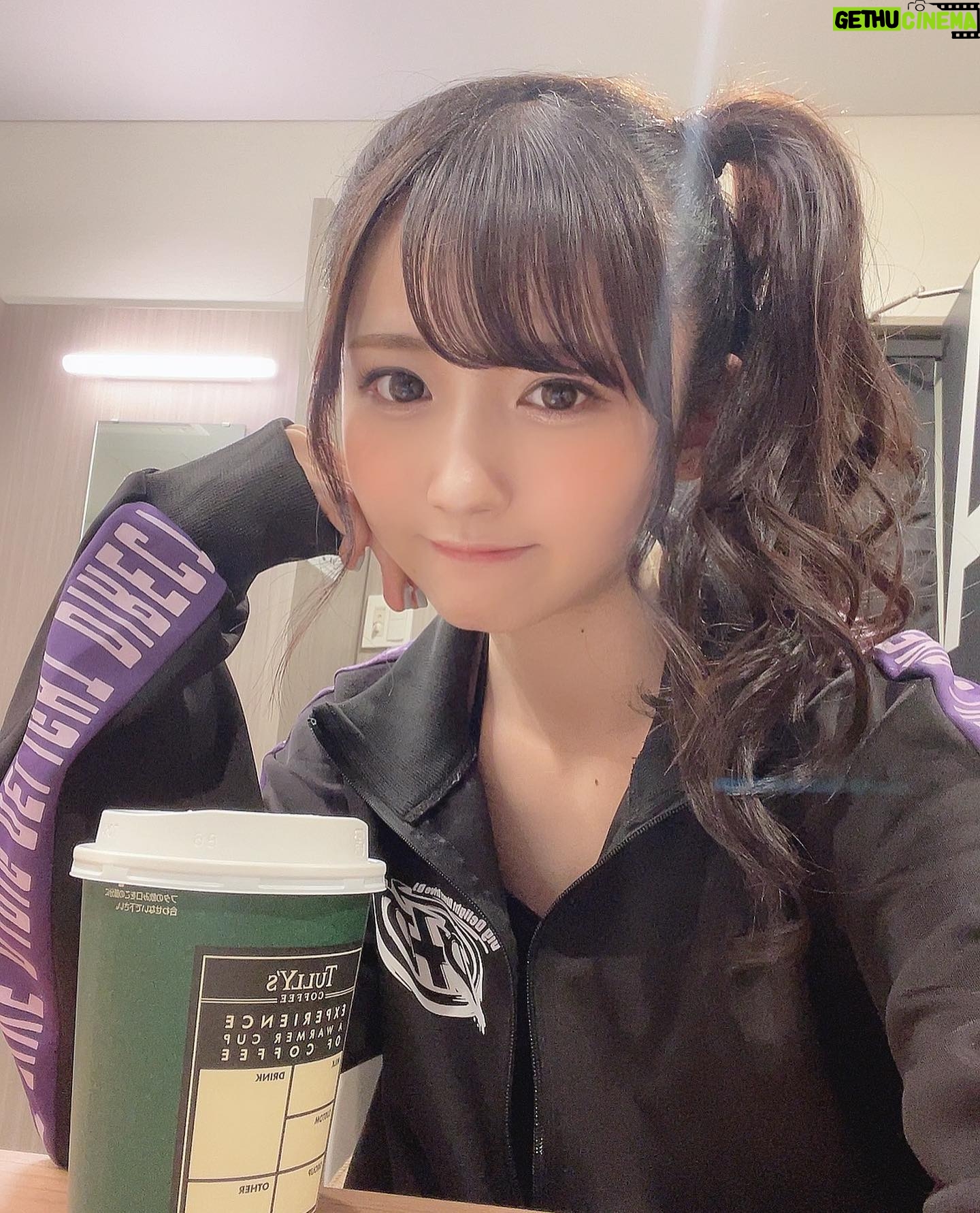 Mei Okada - 3.4K Likes - .
.
楽屋オフショット ☽︎
(寒い日だったのでココアラテのんでます)
(最近 自撮り多めなので他撮りもふやしますね …( *ˊᵕˋ)全身とかも…*゚)