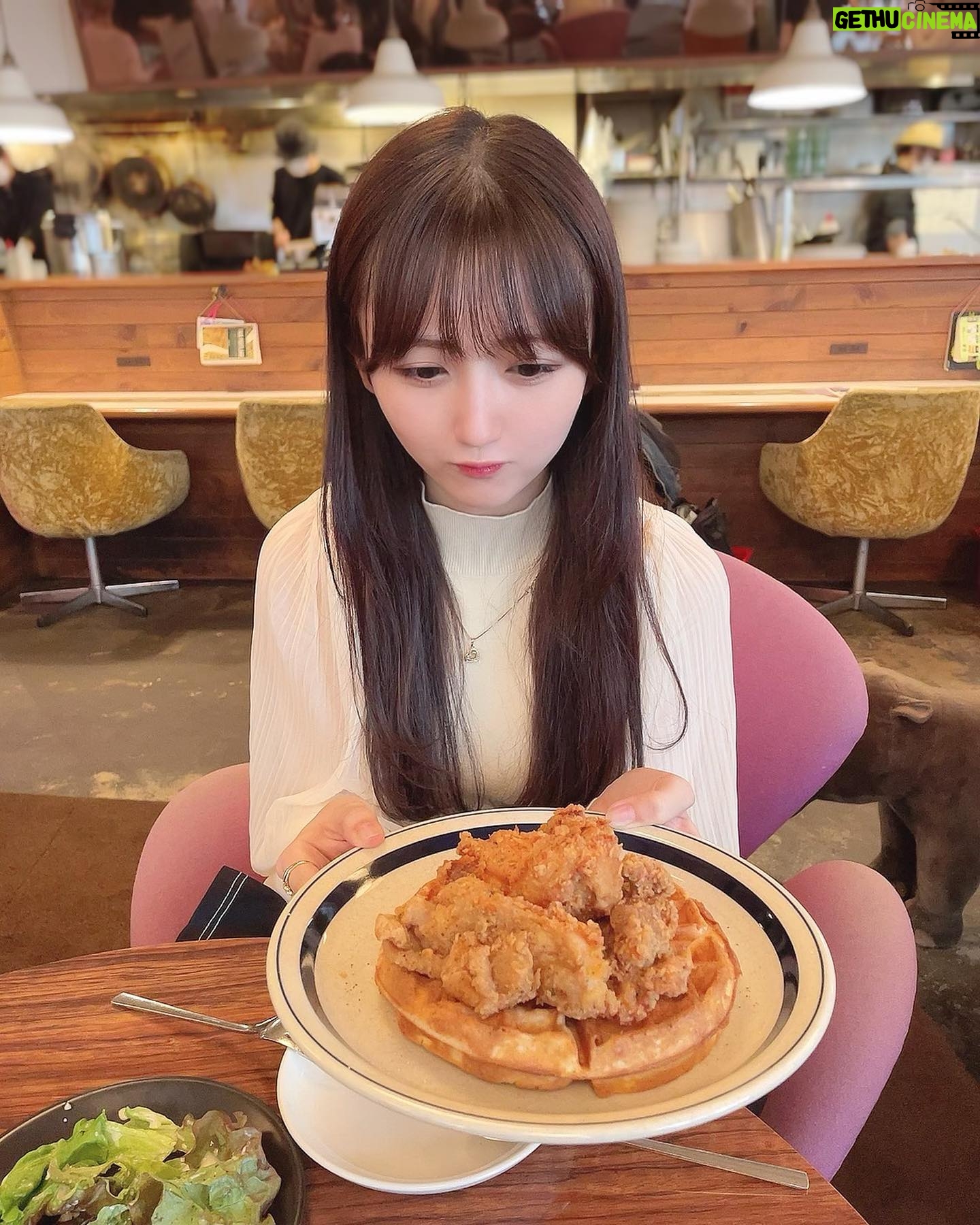 Mei Okada - 3.2K Likes - ⠀ ⠀ ⠀
⠀ ⠀ ⠀
いつしかのお姉ちゃんとの
ワッフルデート写真 載せます🧇🧸
ゆるっとオフ感 、、🌙