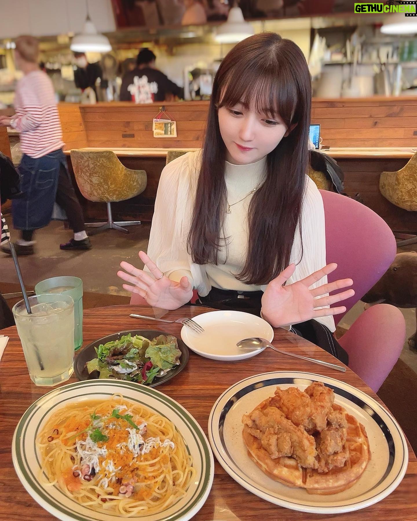 Mei Okada - 3.2K Likes - ⠀ ⠀ ⠀
⠀ ⠀ ⠀
いつしかのお姉ちゃんとの
ワッフルデート写真 載せます🧇🧸
ゆるっとオフ感 、、🌙