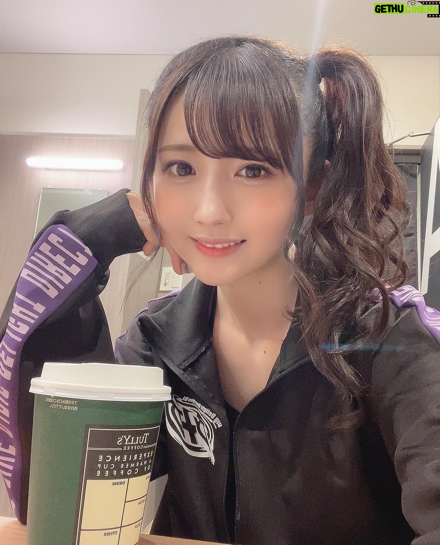 Mei Okada - 3.4K Likes - .
.
楽屋オフショット ☽︎
(寒い日だったのでココアラテのんでます)
(最近 自撮り多めなので他撮りもふやしますね …( *ˊᵕˋ)全身とかも…*゚)