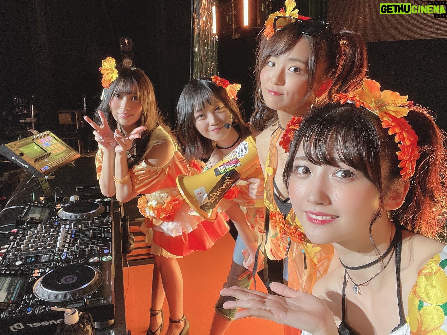 Mei Okada - 3.7K Likes - .
.
#Merm4id 2nd Live
『Summer Killer』💛🏝
一緒に楽しんでくださった皆さん
本当にありがとうございました …\♡/
真夏のMerm4idライブ
いかがでしたか、、?*ˊᵕˋ*✨
私は、皆さんの笑顔に包まれて
とっても幸せな時間でした…🌻*゚
( そして、太ももが絶賛 筋肉痛です…(`・ω・´)イッパイトンダ )
3rd Live はどんなライブになるのかな 、、🧜🏻♀️𖧷 わくわく
また一緒に、ぶちあげっ!しちゃいましょうね …🌺
#D4DJ