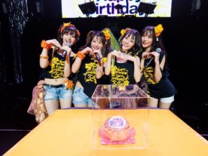 Mei Okada Instagram - .
.
#Merm4id 2nd Live
『Summer Killer』💛🏝

一緒に楽しんでくださった皆さん
本当にありがとうございました …\♡/

真夏のMerm4idライブ
いかがでしたか、、？*ˊᵕˋ*✨

私は、皆さんの笑顔に包まれて
とっても幸せな時間でした…🌻*ﾟ
( そして、太ももが絶賛 筋肉痛です…(｀・ω・´)ｲｯﾊﾟｲﾄﾝﾀﾞ )

3rd Live はどんなライブになるのかな 、、🧜🏻‍♀️𖧷 わくわく
また一緒に、ぶちあげっ！しちゃいましょうね …🌺
#D4DJ