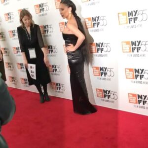 Mela Murder Instagram - Dripped in Dolce and Gabbana, 30 inch Peruvian Malaysian, on the red carpet with academy award winners! Umm.. How did she get here ?