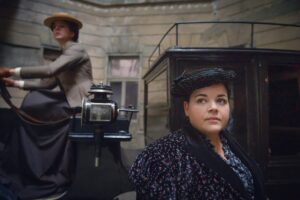 Melanie Field Instagram - I came to sleuth.

@thealienisttnt