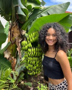 Mélanie Odules Most Liked Photos and Posts