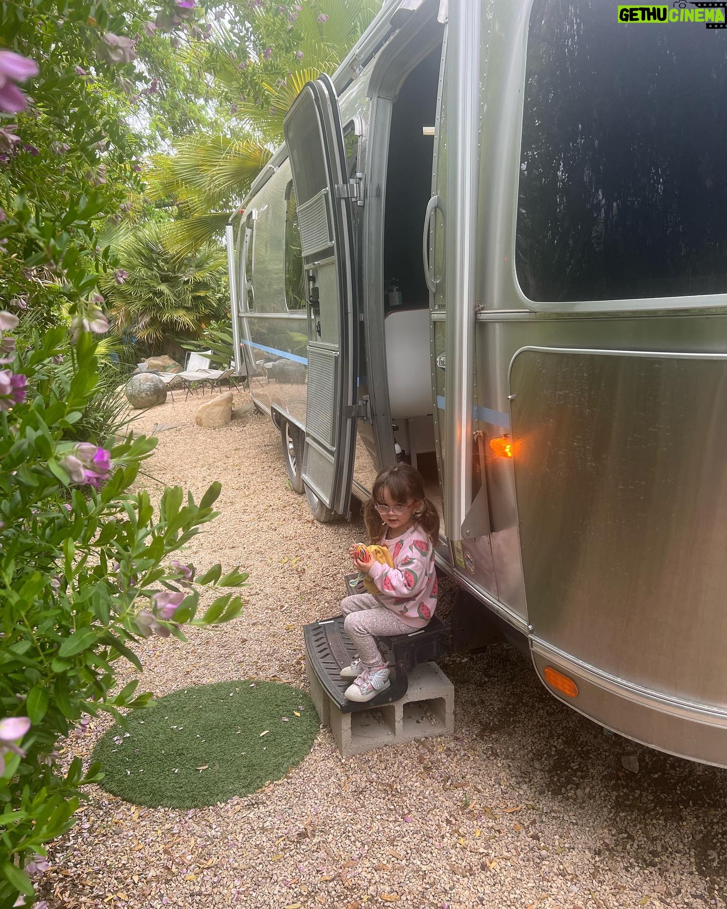 Melanie Papalia - 354 Likes - Long wknd things #ojai #ojaicalifornia
