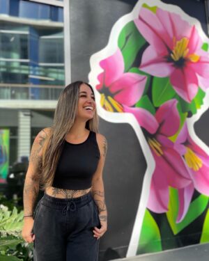 Melanie Posner Instagram - Words can’t describe how much I love this mural of mine 💓 Forever blessed I get to leave pieces of my heart for others to experience and enjoy all over. She was painted with @artinsessionnow for @west.edge mural festival. My first murals to hit LA 🥹🥹🥹🥹🥹🥹 
.
.
.
.
#losangelesmurals #lamurals #womenwhopaint #floralart #feminineenergy #feminineart